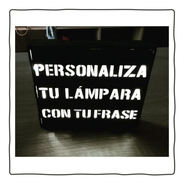 P4.A2.B1 - Lámpara de mesa - Personalizada