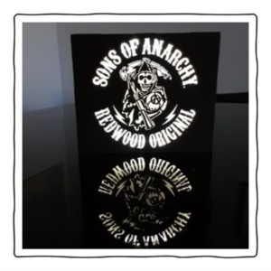 P4.A2.B7 - Lámpara de mesa - Sons of Anarchy